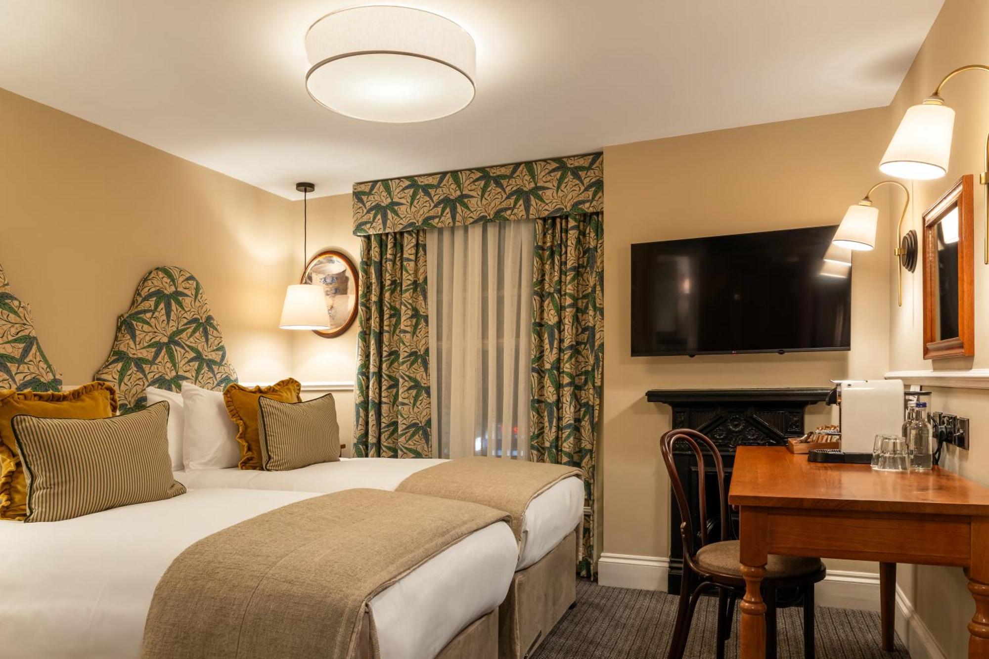 The Drayton Court Hotel London Exterior photo